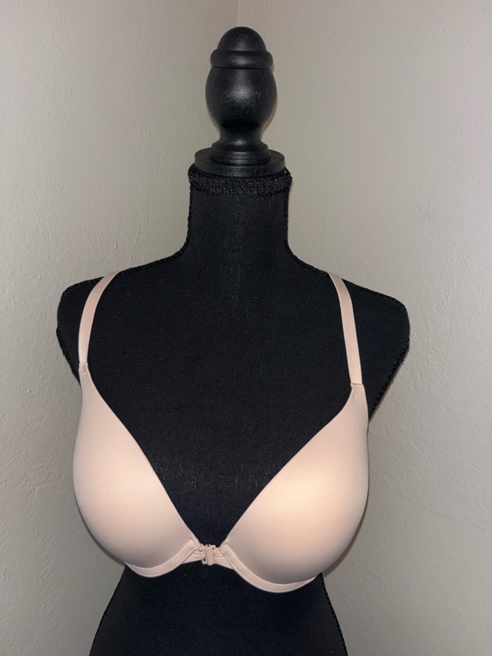 SALE!!! PINK Victoria's Secret Light Pink Wear Everywhere Push-up Bra-32DD